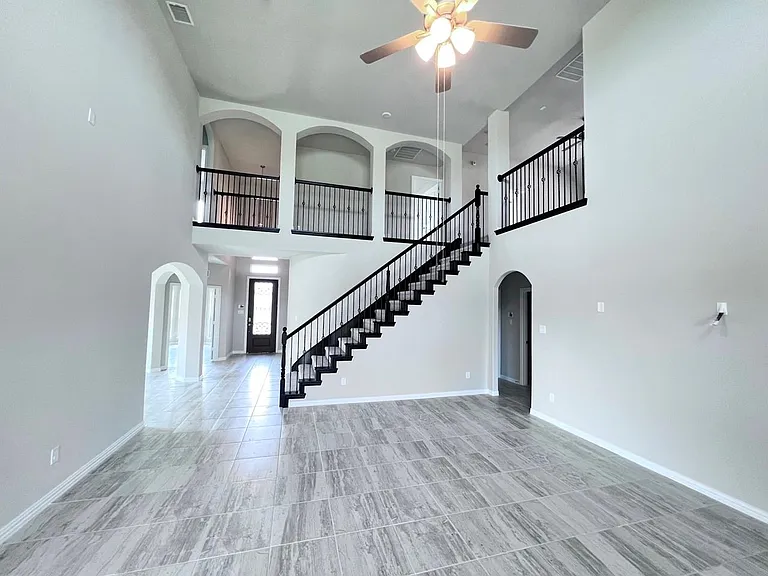 1800 Wade Ct — Photo 2