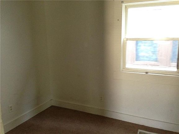 5th image of 357 E Parkway Ave