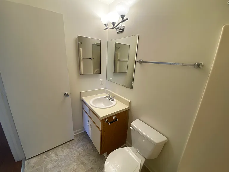 Princeton Circle West Apartments — Photo 31