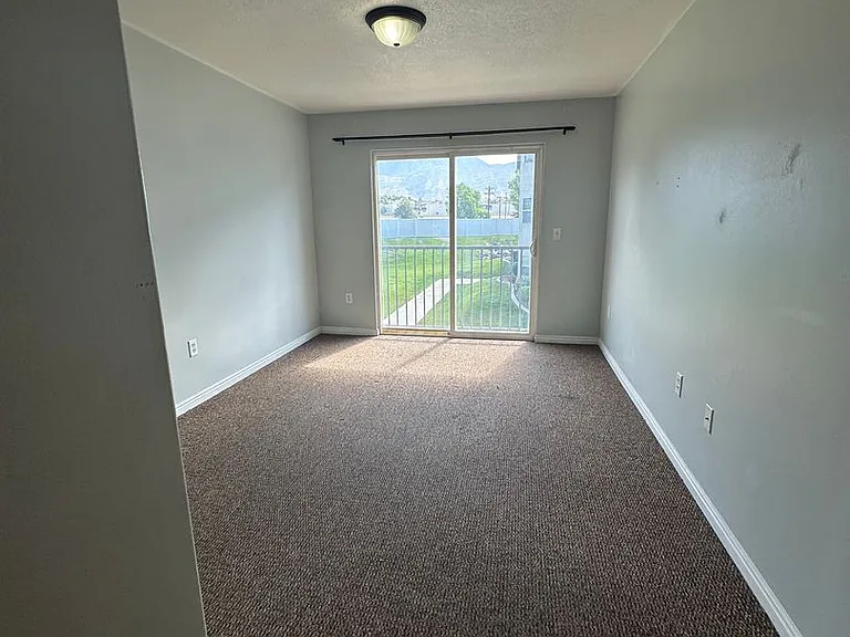 1403 S 1020 W — Photo 1
