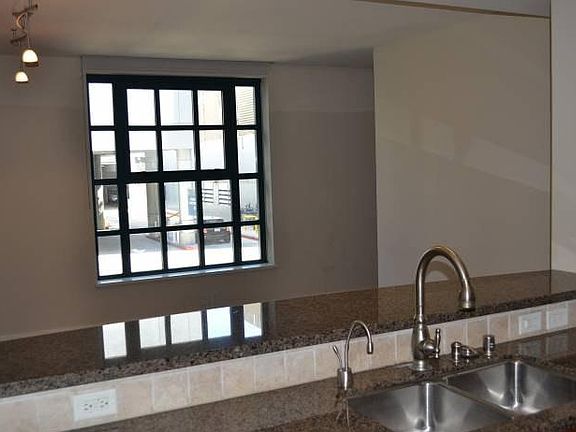 4th image of 700 W East St Unit 102