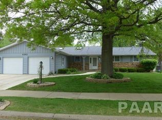 6861 N Fox Point Dr, Peoria, IL 61614