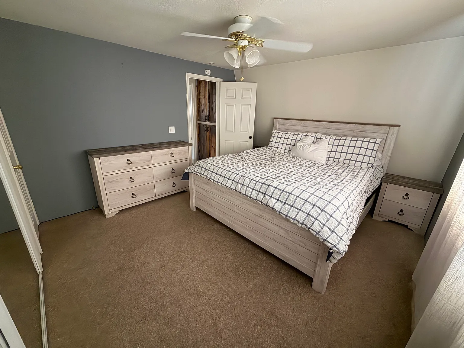 2 bed, 1250 sqft, $2,250 — Photo 2