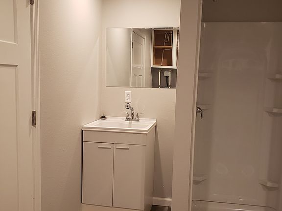 Basement bathroom/laundry