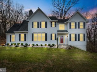 308 Martingale Cir, Coatesville, PA 19320