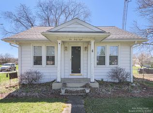 148 S Harvey Rd, Jackson, MI 49201