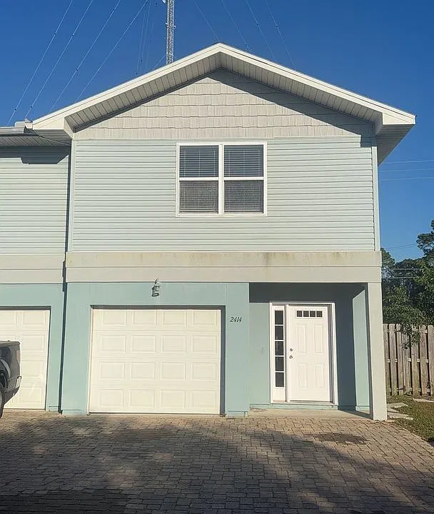 2414 Astrid Ln