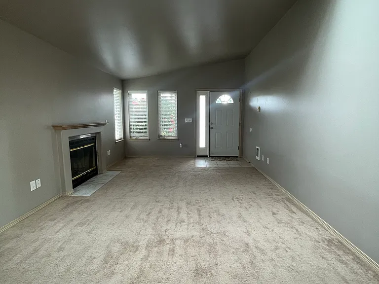 3 bed, 2.0 bath, 1234 sqft, $2,350 — Photo 3