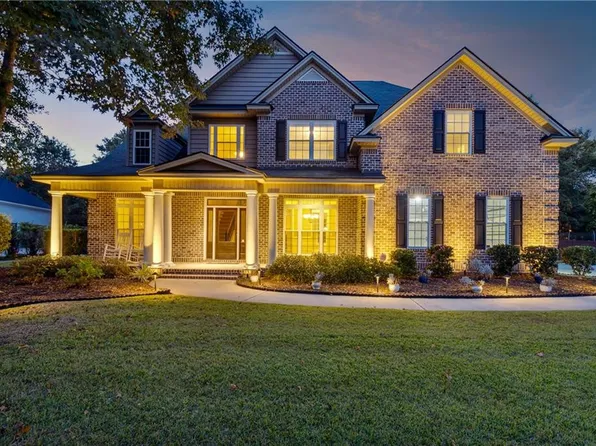 227 Chastain Cir, Richmond Hill, GA 31324