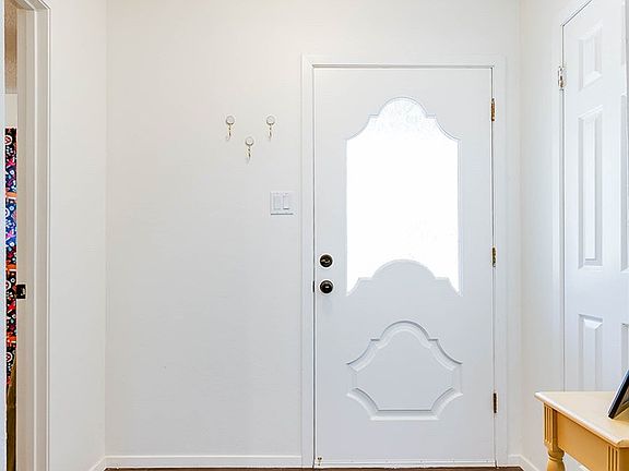 5th image of 3217 Briargrove Ln