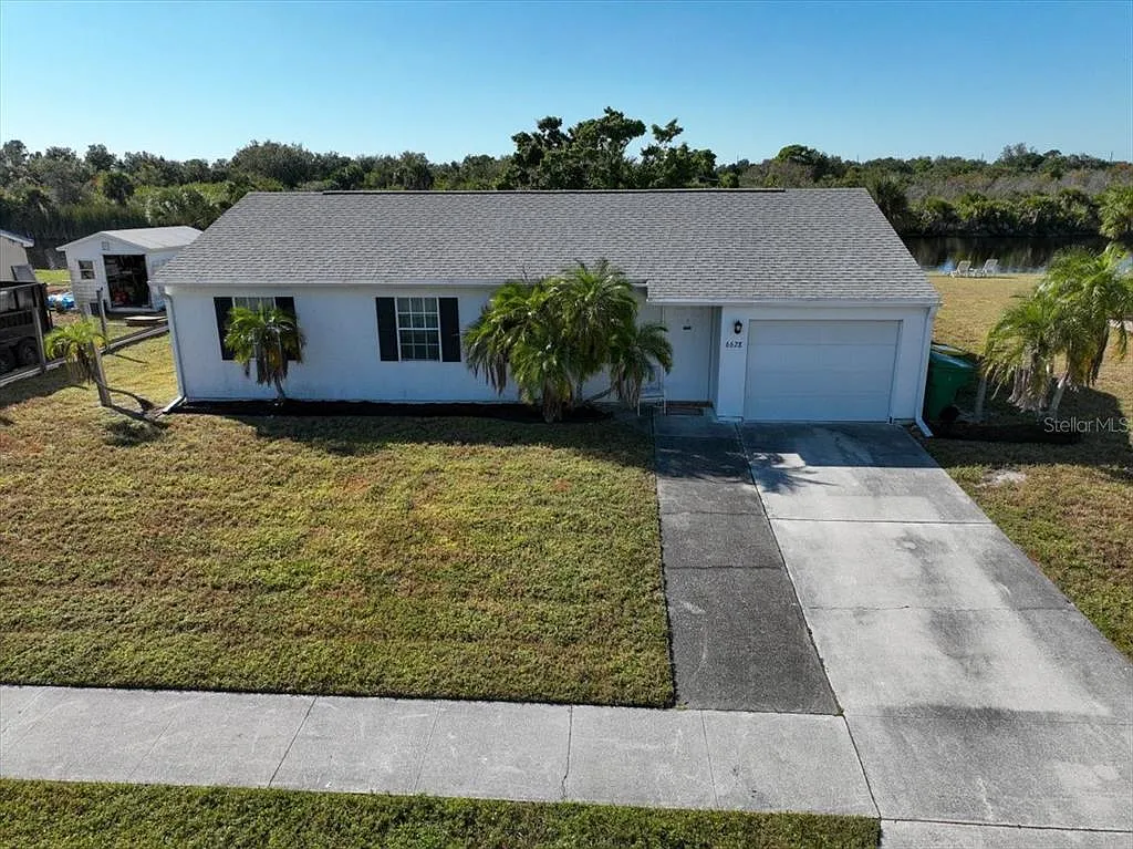 3 bed, 2.0 bath, 1116 sqft, $1,650 — Photo 4