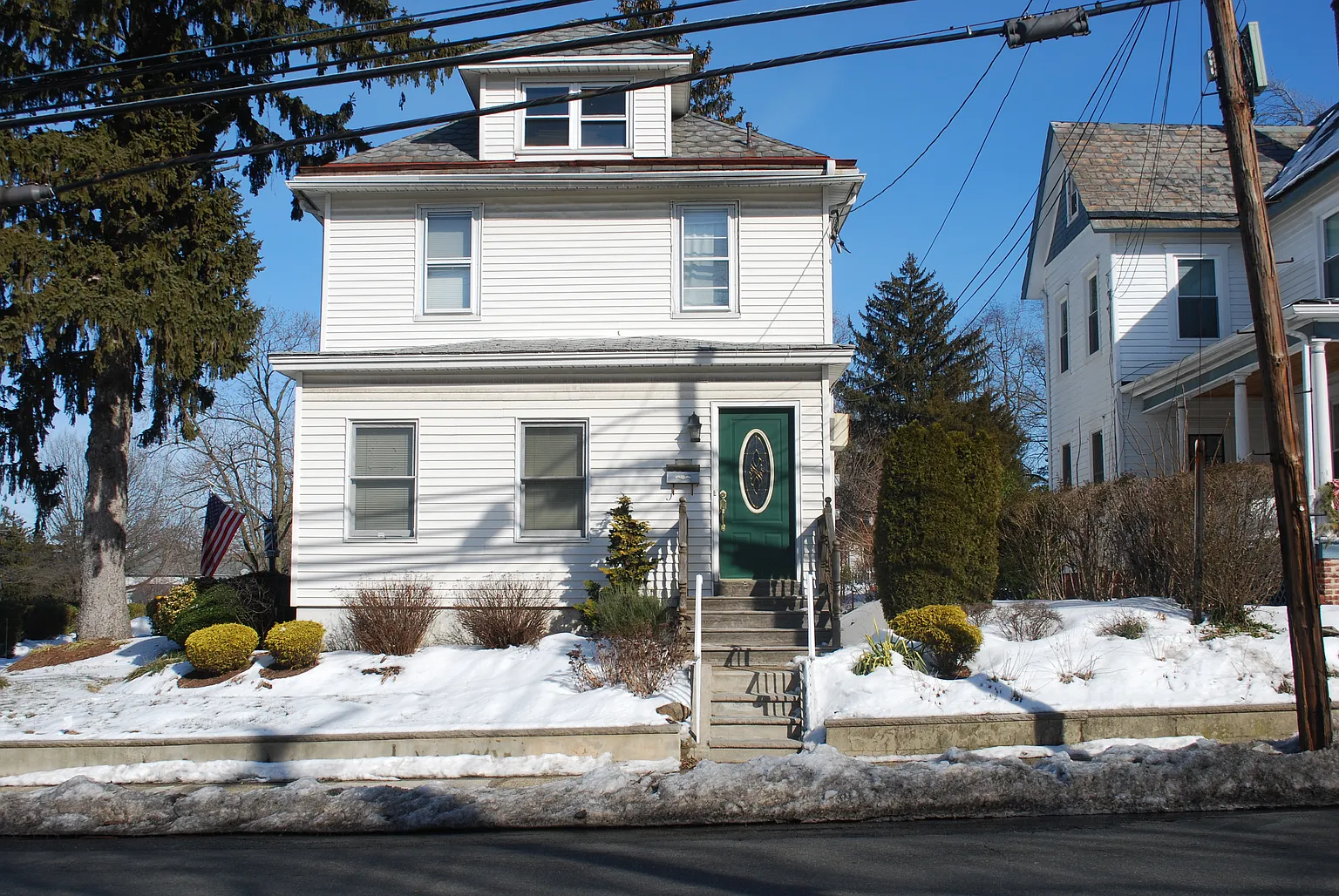 111 S Main St photo 1