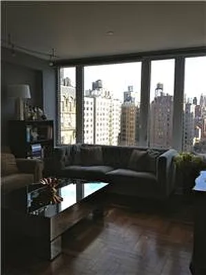 Rented by R New York | media 22