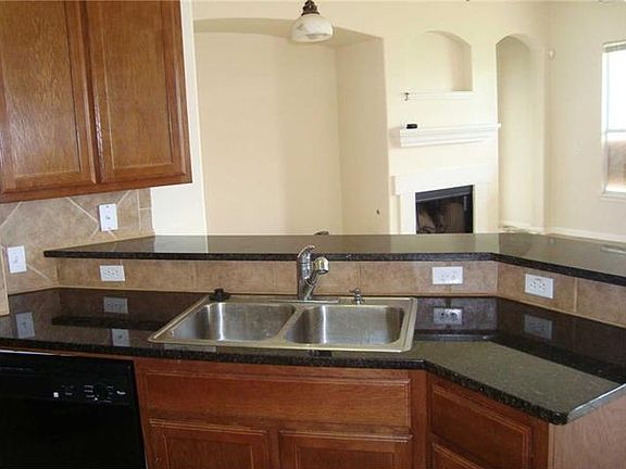 5th image of 813 Kingston Lacy Blvd