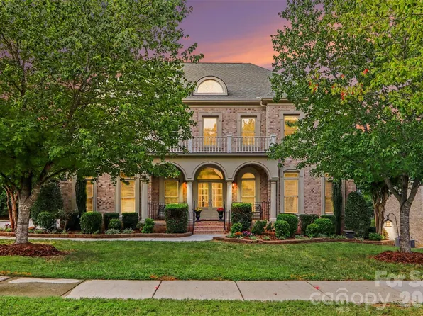 11009 Emerald Wood Dr, Huntersville, NC 28078