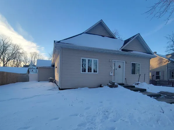 404 Ontario St, Storm Lake, IA 50588