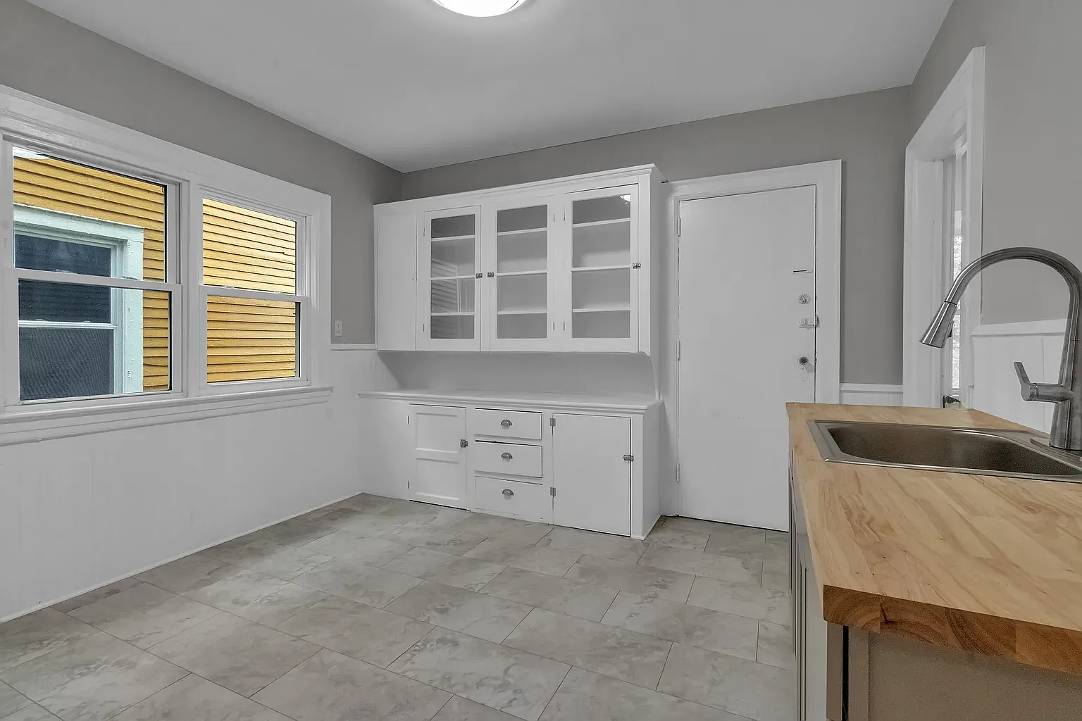 2 bed, 1000 sqft, $645 — Photo 2