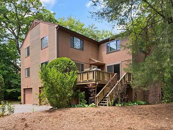2nd image of 27 Treetop Park