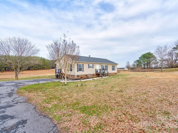 2002 Bachelor Rd, Mooresboro, NC 28114