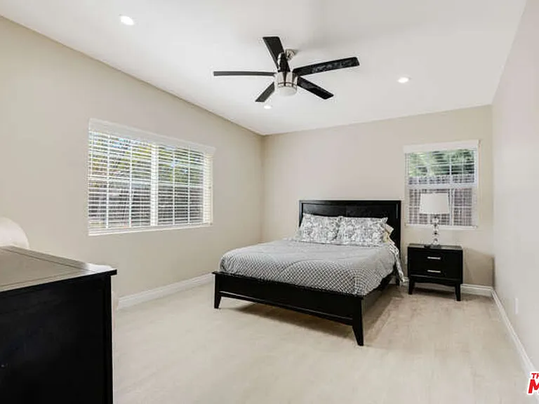 22701 Erwin St — Photo 15