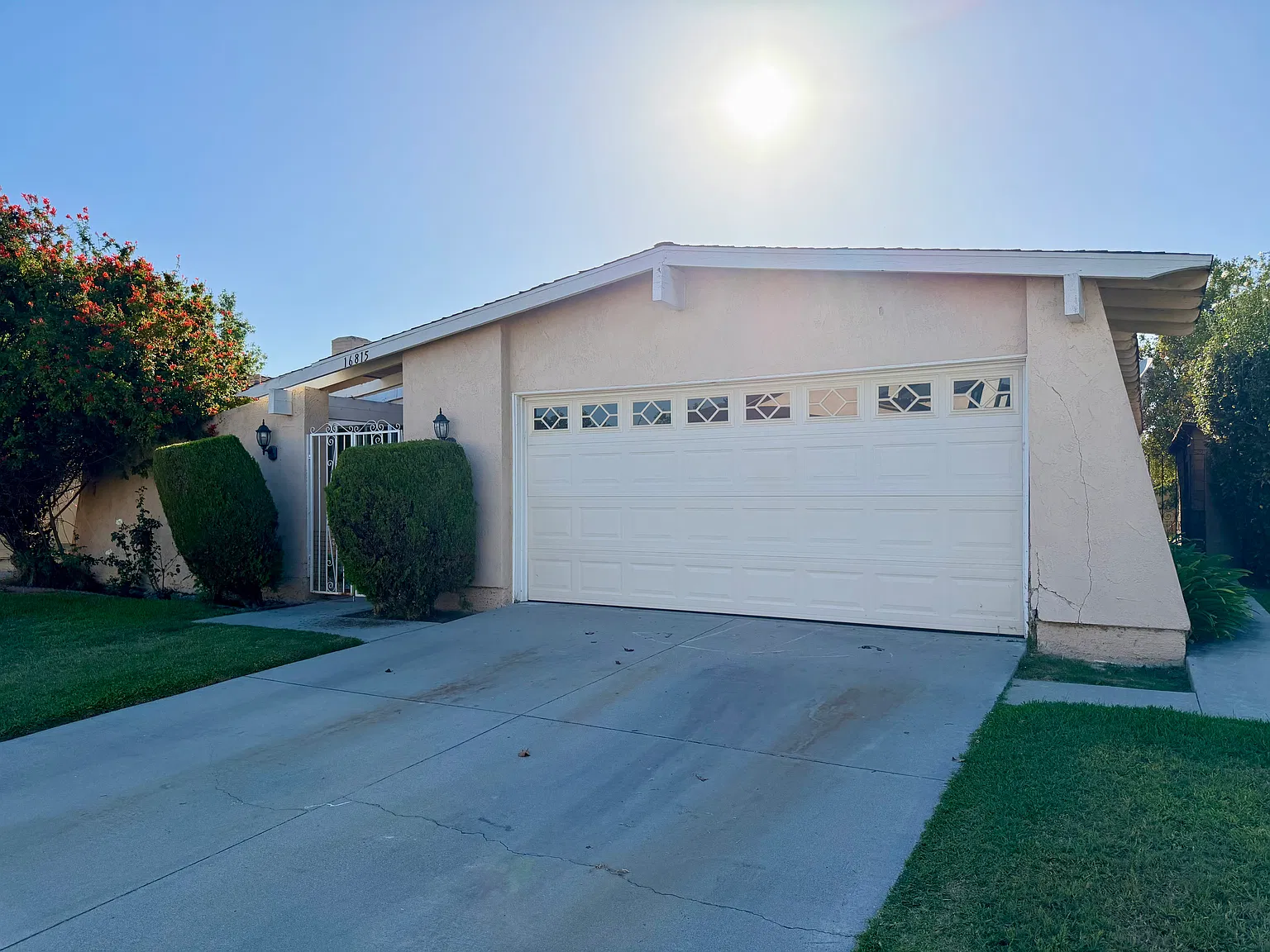 4 bed, 1394 sqft, $4,295 — Photo 1