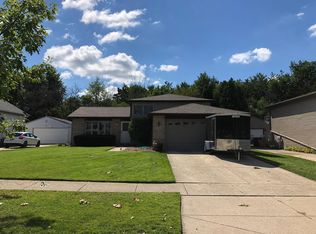 705 Rosanne St, Lockport, IL 60441