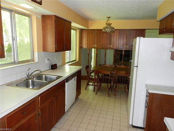 5th image of 27886 Edgepark Blvd