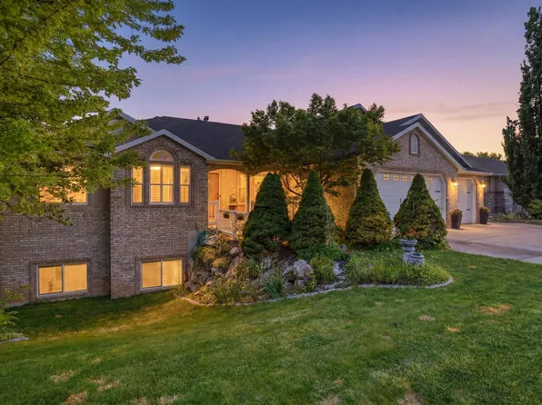1407 E 5600 S, South Ogden, UT 84403