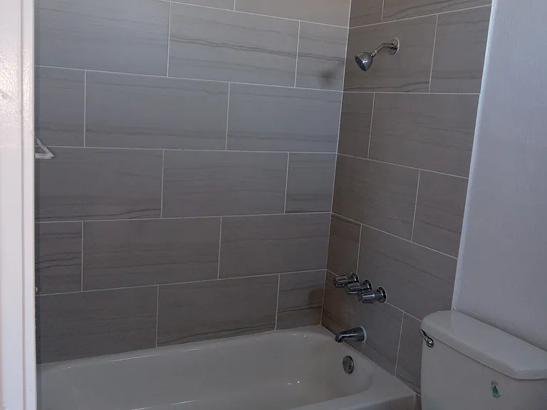602 Carson St #A-L — Photo 12