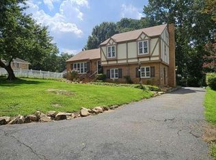 615 Braxfield Dr, Charlotte, NC 28217