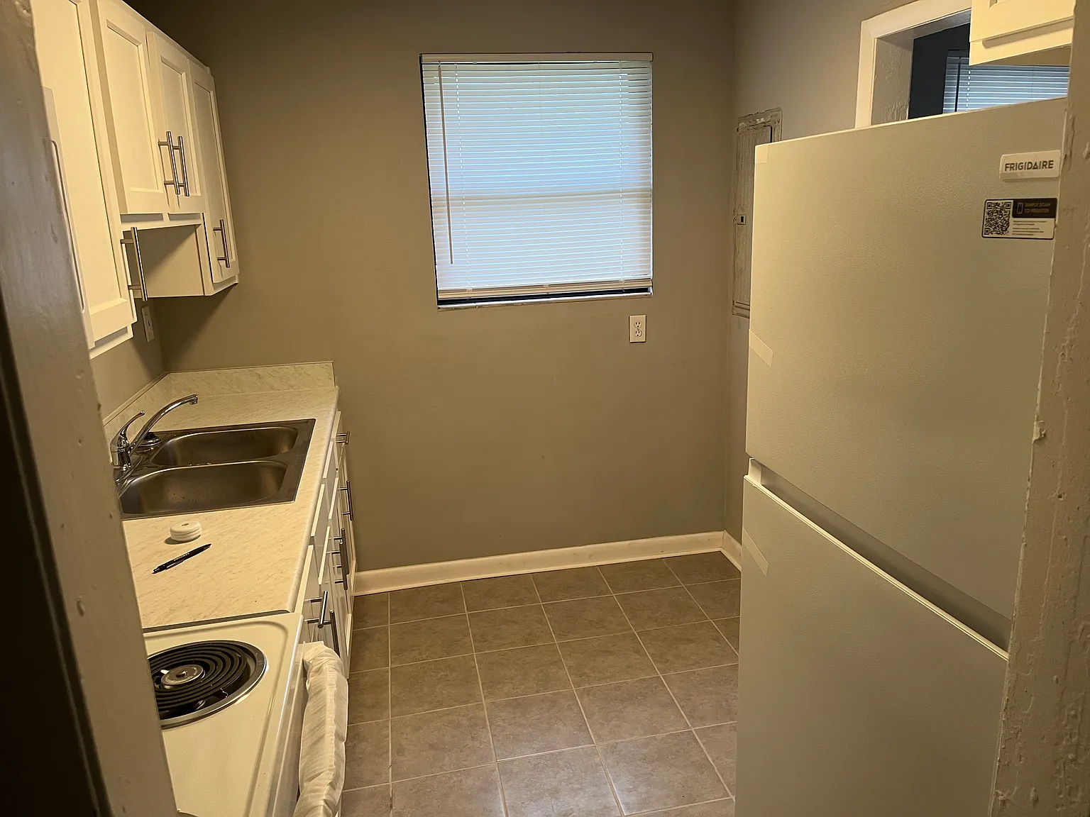 3 bed, 976 sqft, $1,150 — Photo 4