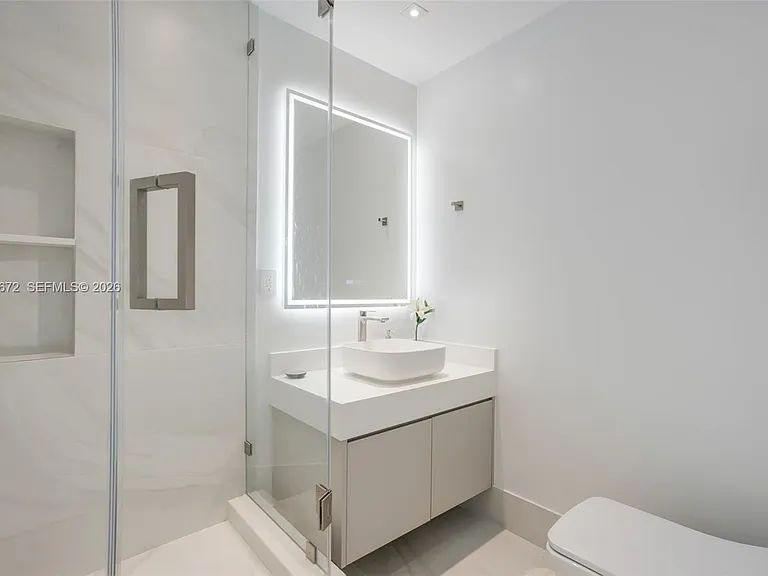 31 SE 5th St #3921 — Photo 33