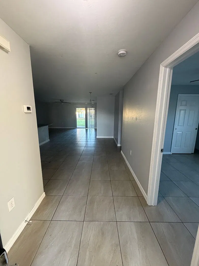 3 bed, 2.0 bath, 1255 sqft, $1,595 — Photo 2