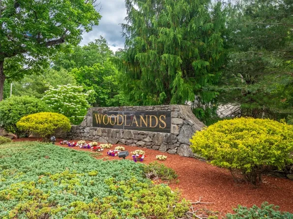 308 Sprucewood Ln #308, Clinton, MA 01510