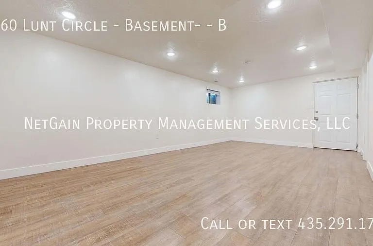 1060 Lunt Cir #B — Photo 16