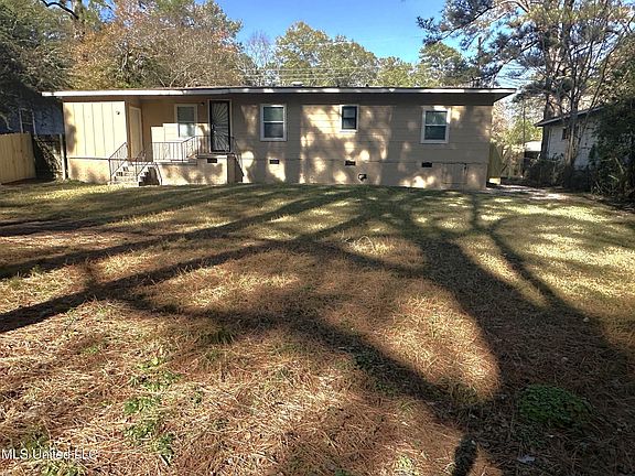2nd image of 359 Cummins St