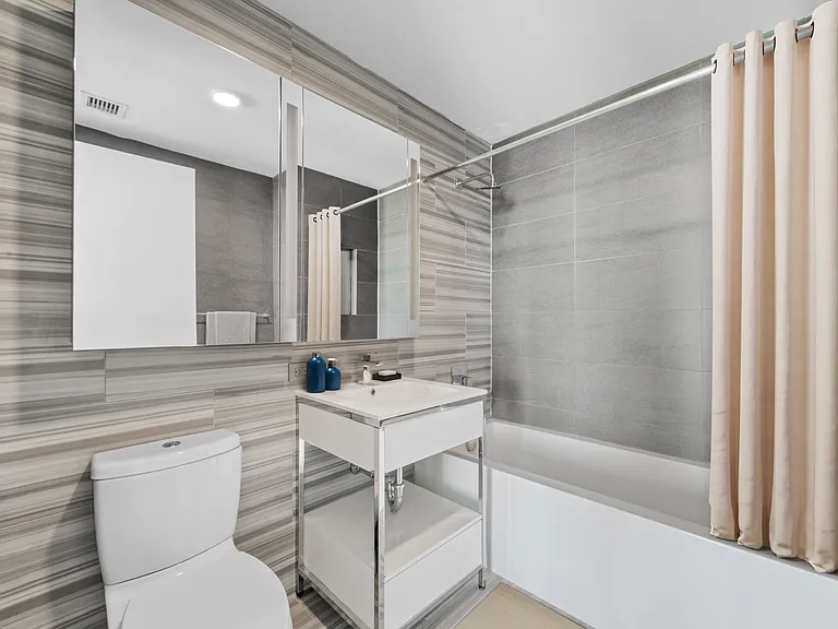 605 W 42nd St #37W — Photo 5