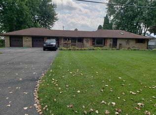 9725 Dice Rd, Freeland, MI 48623