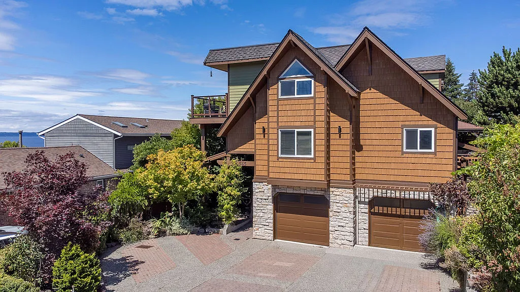 545 Holly Dr — Photo 1