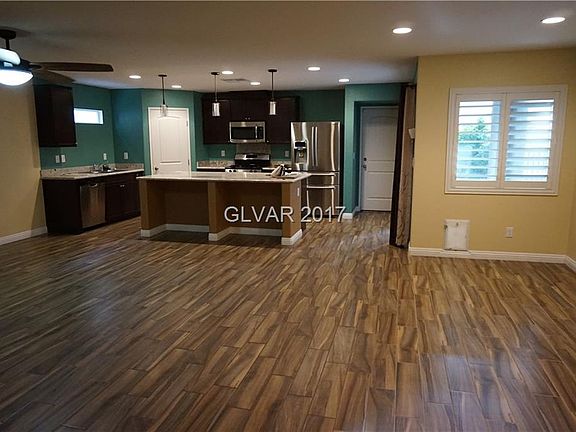 3rd image of 10075 Emerald Edgewater Ct #0