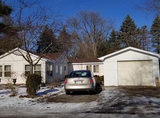 W998 Pell Lake Dr, Genoa City, WI 53128