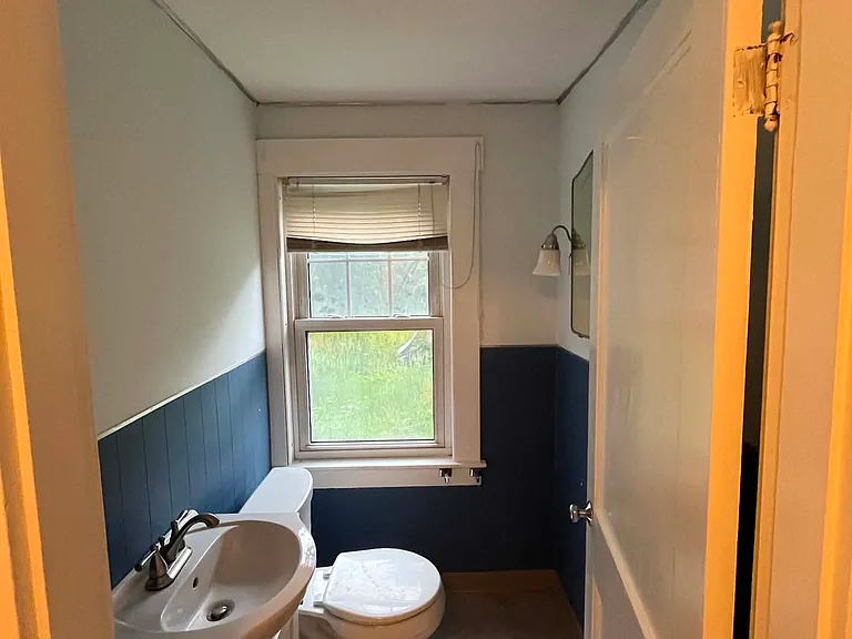246 King St — Photo 17