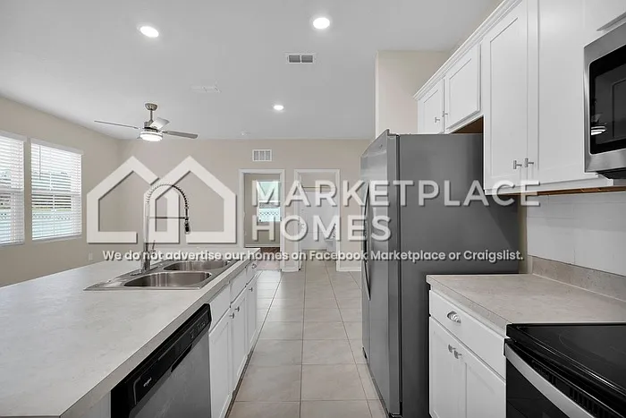 3996 Village View Ln — Photo 8