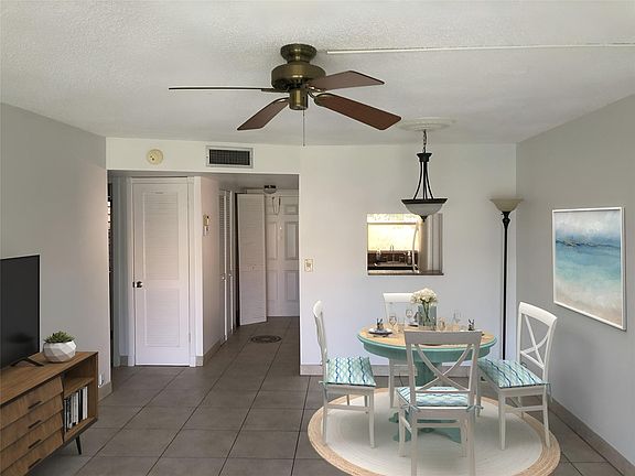 5th image of 9900 Sunrise Lakes Boulevard #202