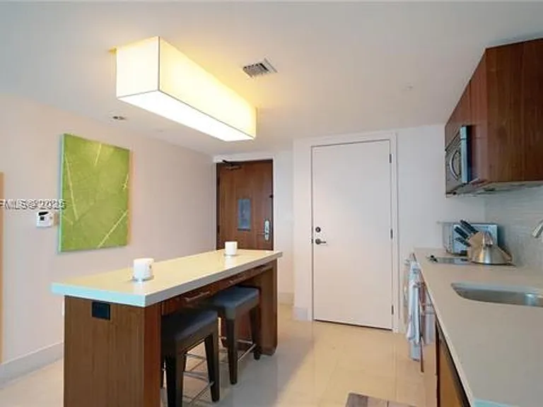 6801 Collins Avenue Cu #710 — Photo 7