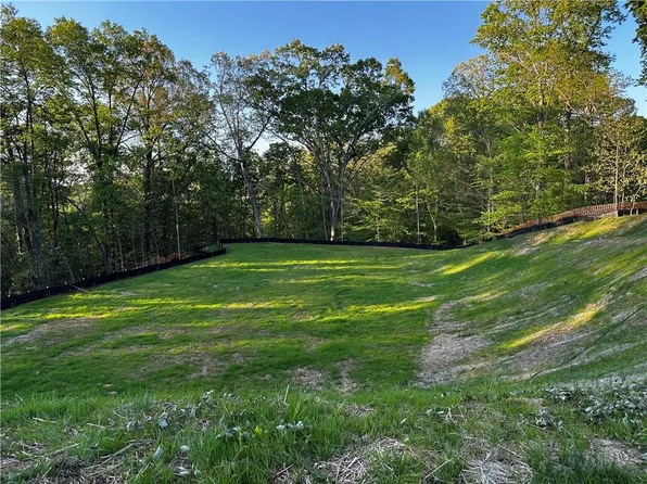 1945 W Paces Ferry Rd NW, Atlanta, GA 30327
