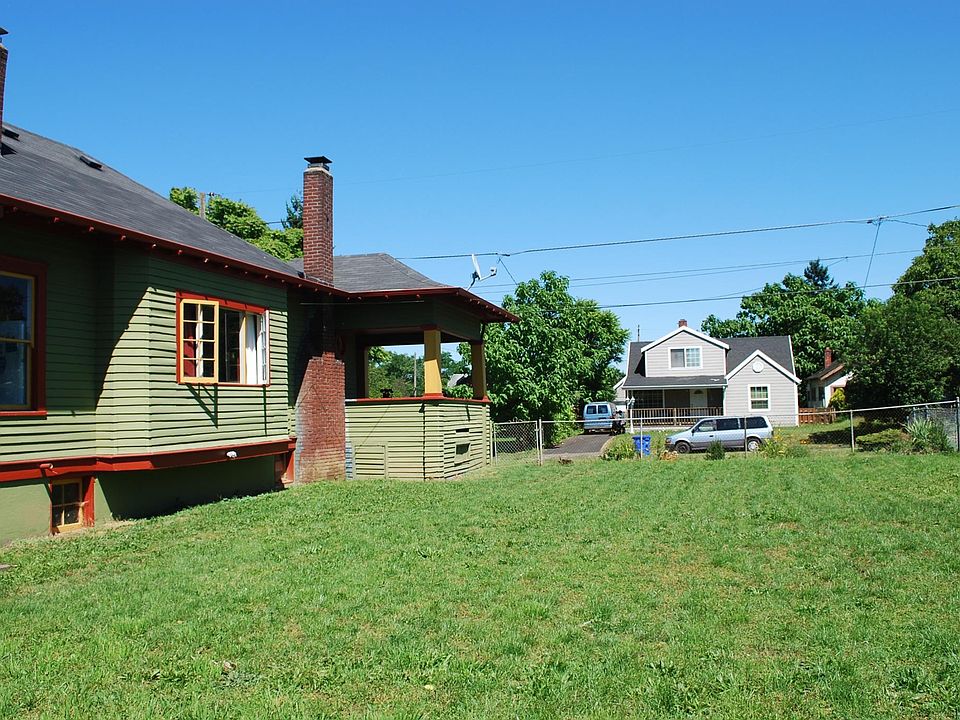2nd image of 6121 NE 16th Ave