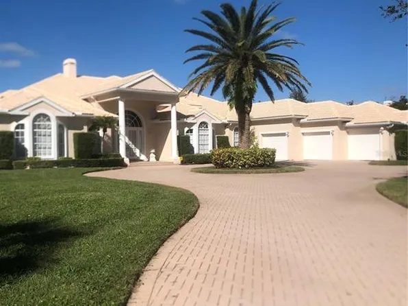 895 Mac Ewen Dr, Osprey, FL 34229