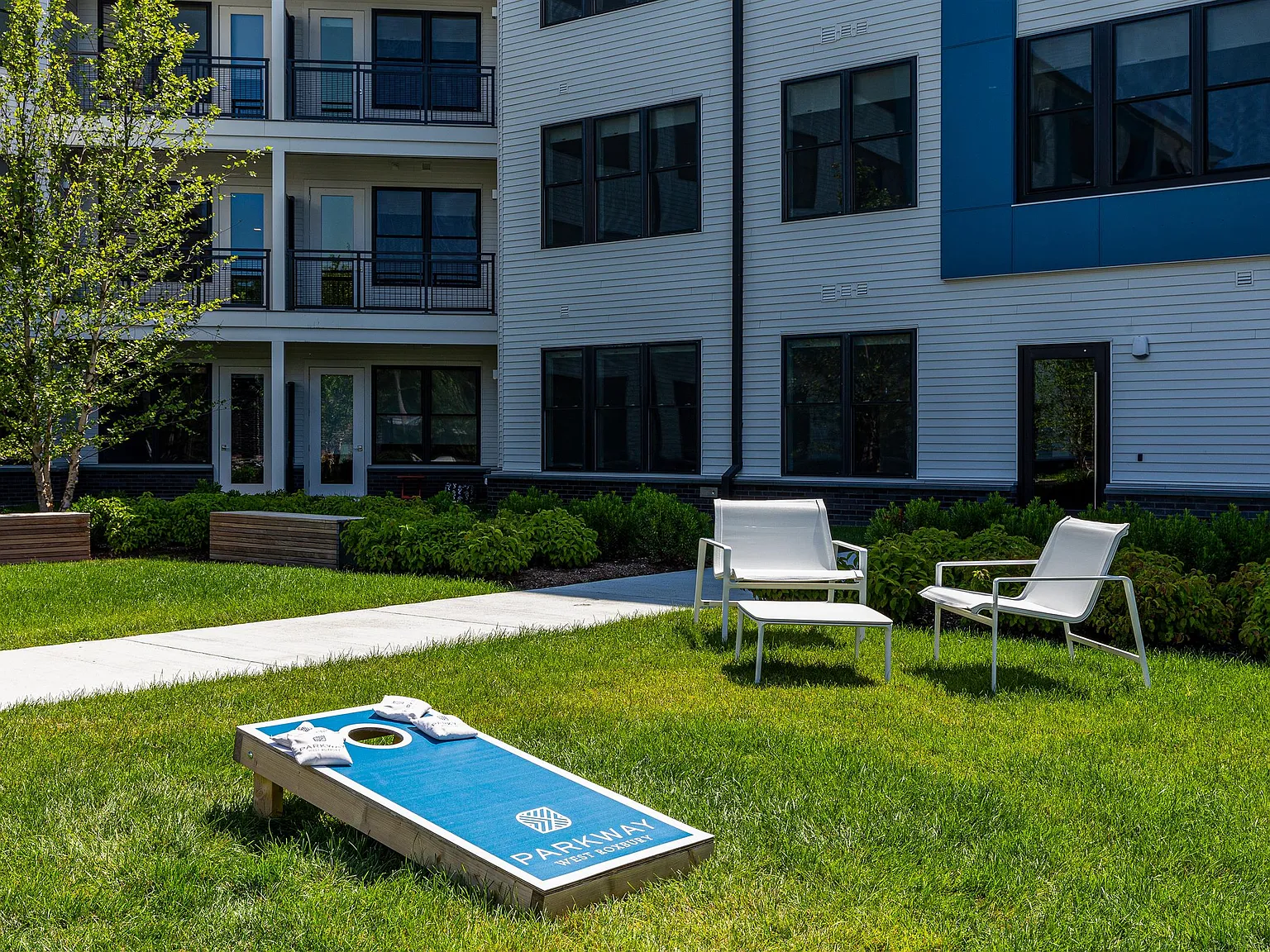 Parkway Apartments — Photo 1