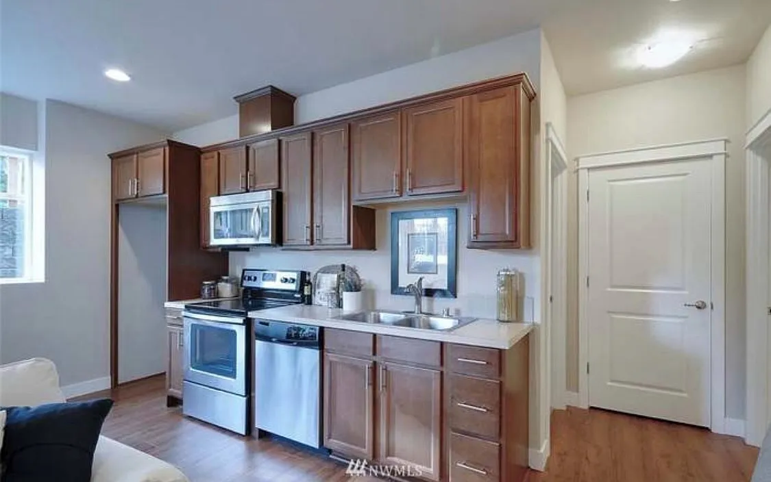 55th Ave W, Mountlake Terrace — Photo 2